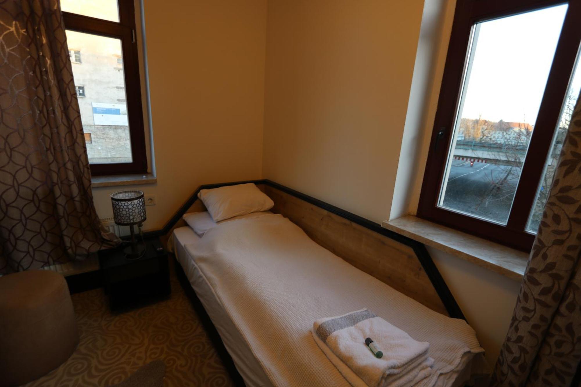Am Fluss Saale Hotel Weissenfels Luaran gambar
