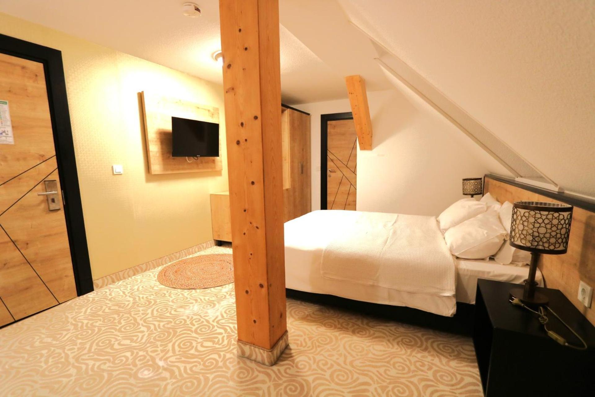 Am Fluss Saale Hotel Weissenfels Luaran gambar